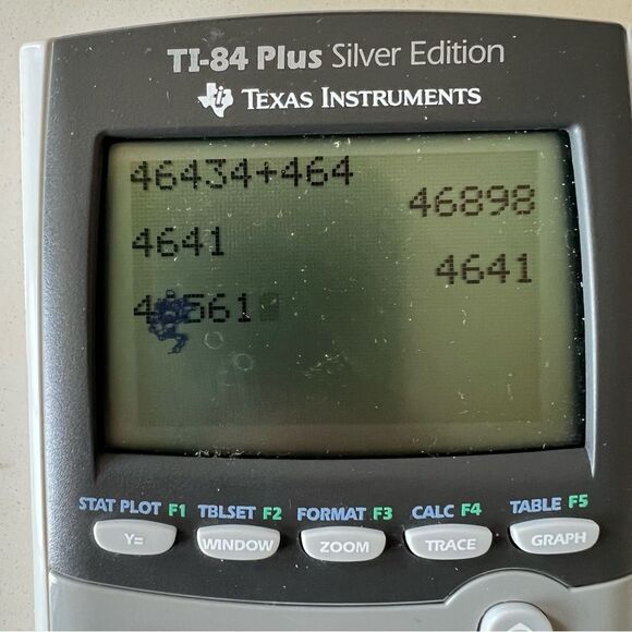 Texas Instruments TI-84 Plus Silver Edition Graphing Calculator with cover - Picture 2 of 6